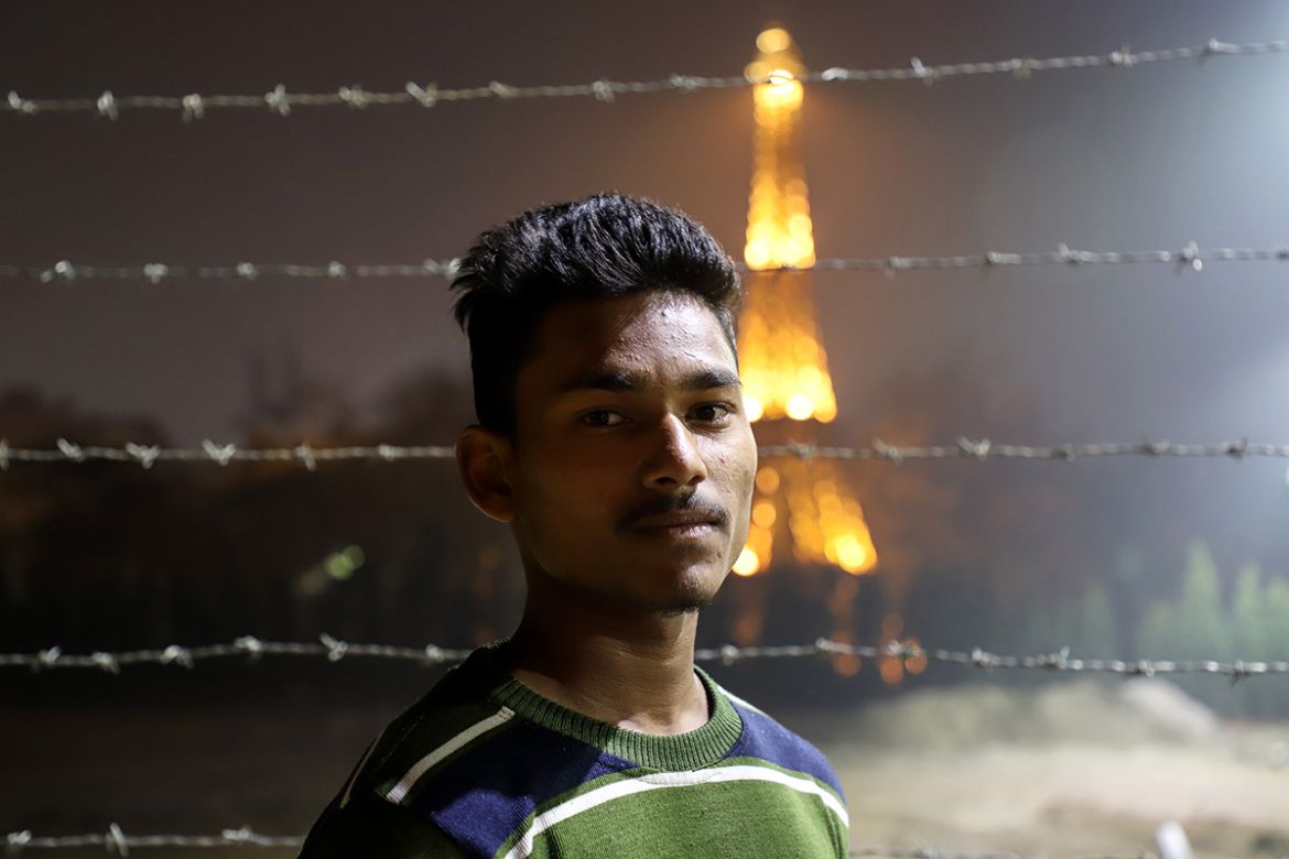 From the glittering Taj Mahal to the mega Eiffel Tower, many like young Karan want to experience the thrill of world’s wonders to behold.