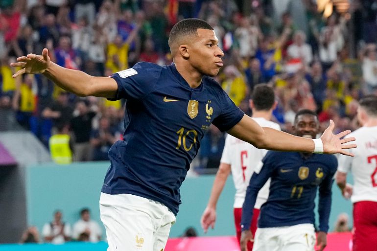 mbappe celebrates
