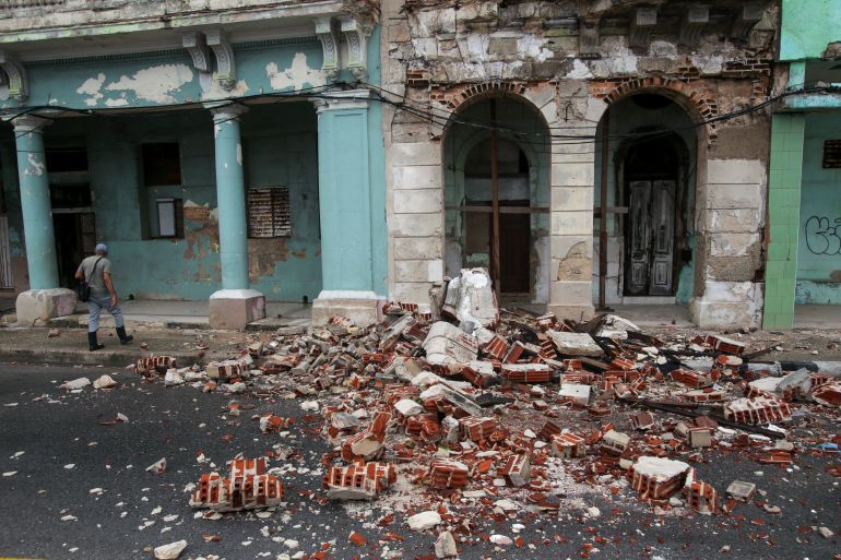 Havana building collapse after Hurricane rafael
